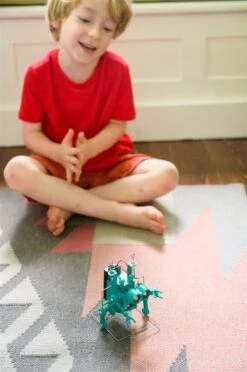 4M Kidz Robotics Gek Lopende Robot Ontdekspeelgoed -Auto Winkel 4M kidz robotics gek lopende robot 6