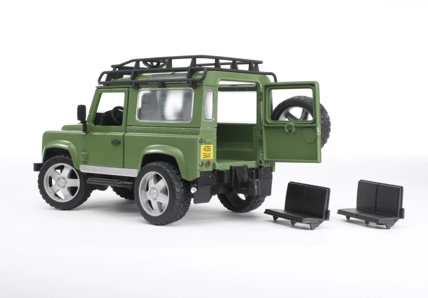Bruder 2590 Terreinwagen Land-Rover Defender Stationwagon 7 Bruder 2590 Terreinwagen Land-Rover Defender Stationwagon - Afbeelding 5