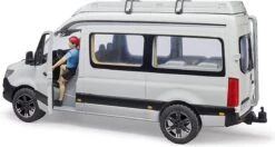 Bruder 2672 MB-Sprinter Camper Met Vakantieman 11 Bruder 2672 MB-Sprinter Camper Met Vakantieman -Auto Winkel bruder mb mercedes sprinter camper met vakantieman 3